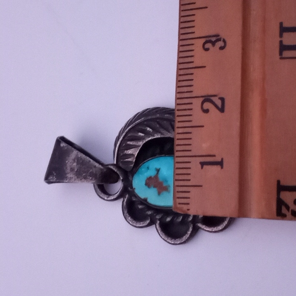 VERY VINTAGE Native American Natural Turquoise Sterling Silver w Feather PENDANT - Picture 14 of 16
